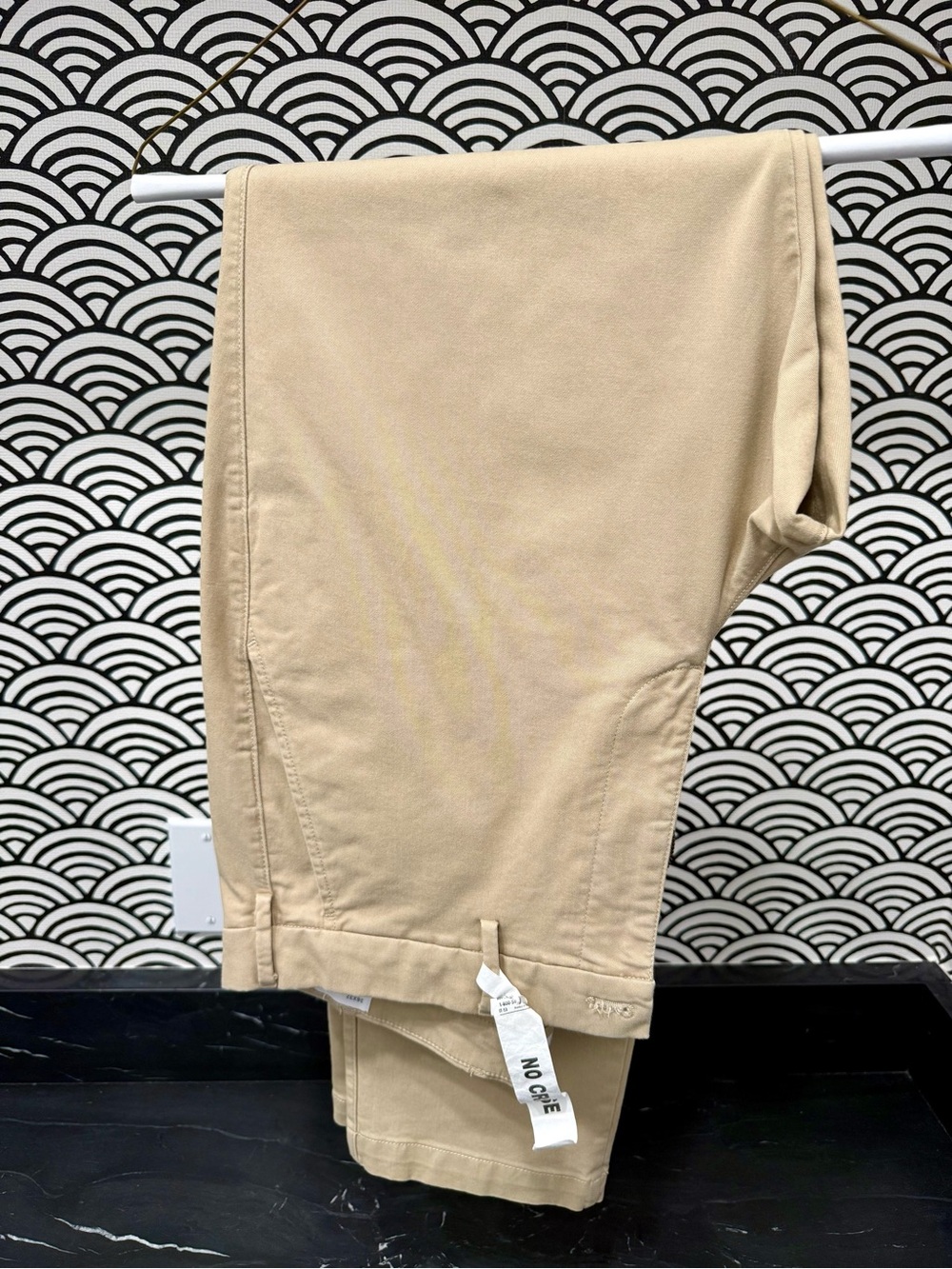 GAP Men’s Slim Chinos Khaki